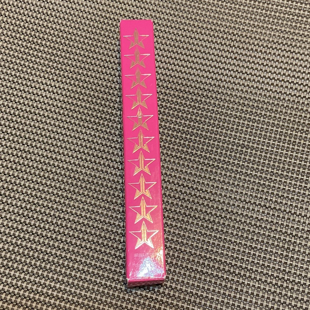 Jeffree Star colored deceased velour lip liner
